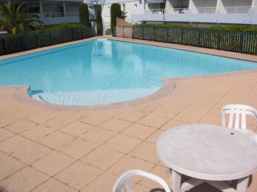 Agreable Appartement 4 Personnes A Villeneuve-Loubet Plage, Piscine, Mer, Commerces A Proximite Zewnętrze zdjęcie